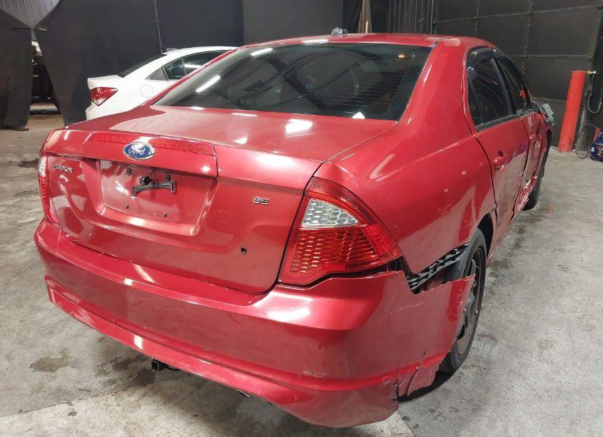 Photo 4 of 2011 Ford Fusion SE (VIN 3FAHP0HA2BR229669)