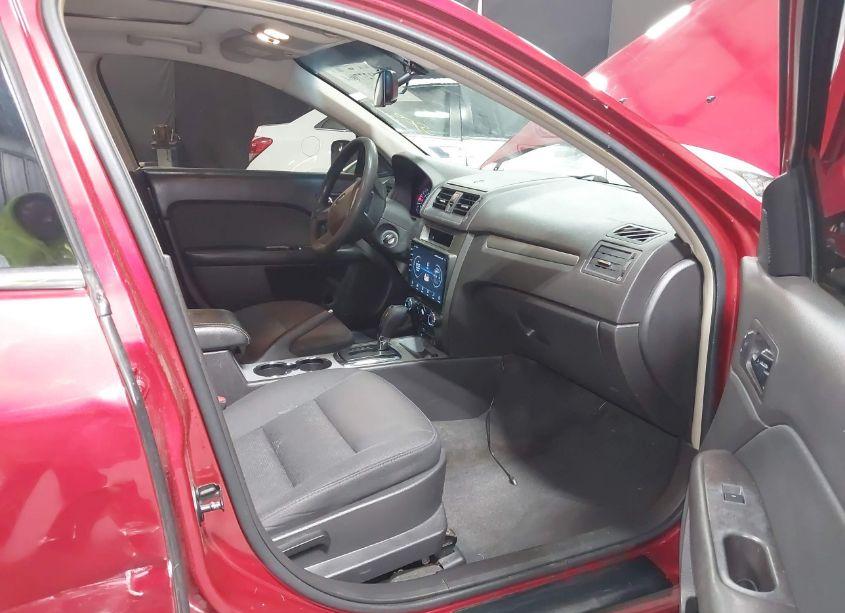 Photo 5 of 2011 Ford Fusion SE (VIN 3FAHP0HA2BR229669)