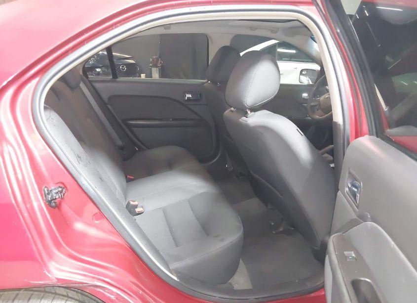 Photo 8 of 2011 Ford Fusion SE (VIN 3FAHP0HA2BR229669)