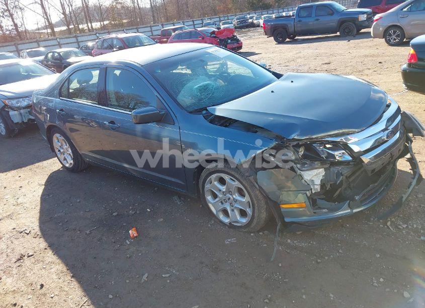 2011 Ford Fusion SE (VIN 3FAHP0HA2BR246567) main photo