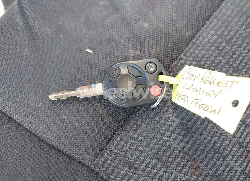 Photo 11 of 2011 Ford Fusion SE (VIN 3FAHP0HA2BR246567)