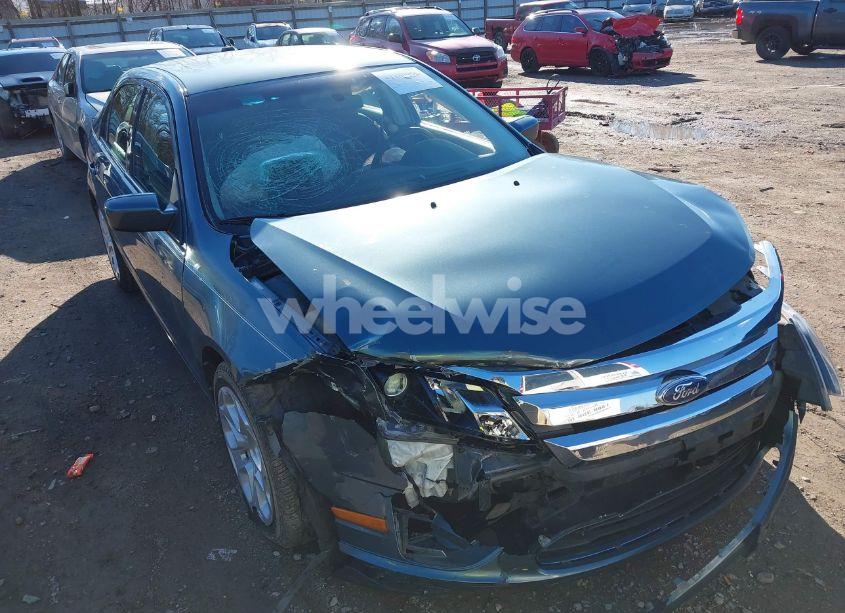 Photo 6 of 2011 Ford Fusion SE (VIN 3FAHP0HA2BR246567)