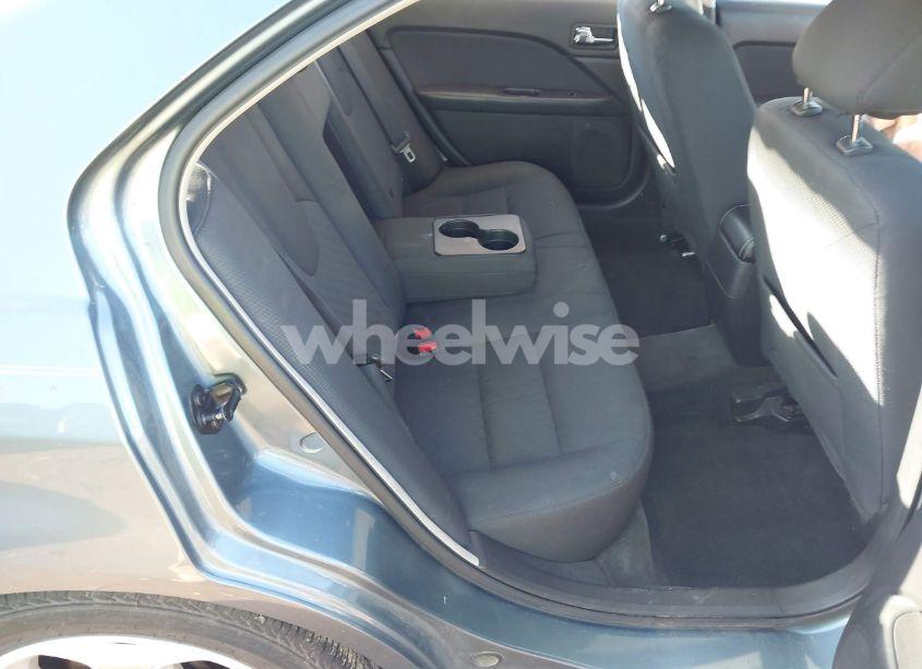 Photo 8 of 2011 Ford Fusion SE (VIN 3FAHP0HA2BR246567)