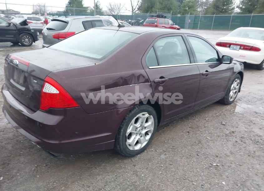 Photo 4 of 2011 Ford Fusion SE (VIN 3FAHP0HA2BR250540)