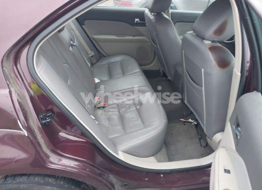 Photo 8 of 2011 Ford Fusion SE (VIN 3FAHP0HA2BR250540)