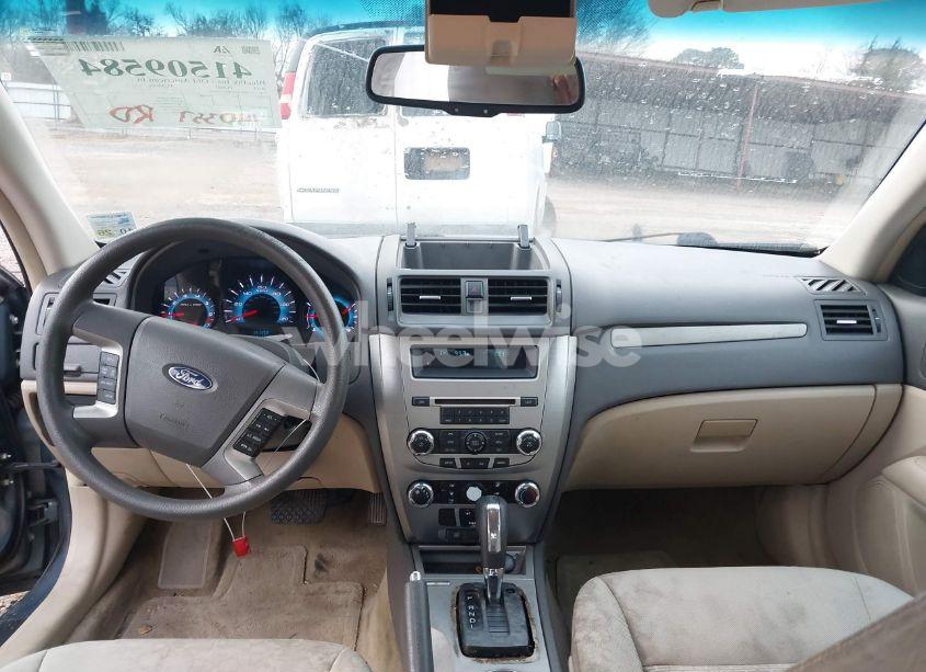 Photo 16 of 2011 Ford Fusion SE (VIN 3FAHP0HA2BR277916)