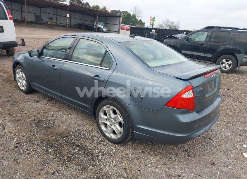 Photo 3 of 2011 Ford Fusion SE (VIN 3FAHP0HA2BR277916)