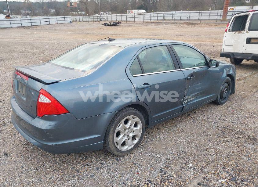 Photo 4 of 2011 Ford Fusion SE (VIN 3FAHP0HA2BR277916)