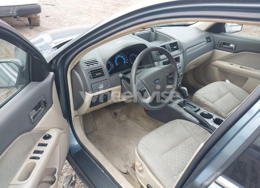 Photo 5 of 2011 Ford Fusion SE (VIN 3FAHP0HA2BR277916)