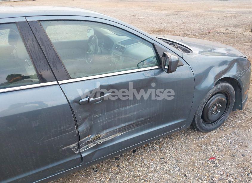 Photo 6 of 2011 Ford Fusion SE (VIN 3FAHP0HA2BR277916)