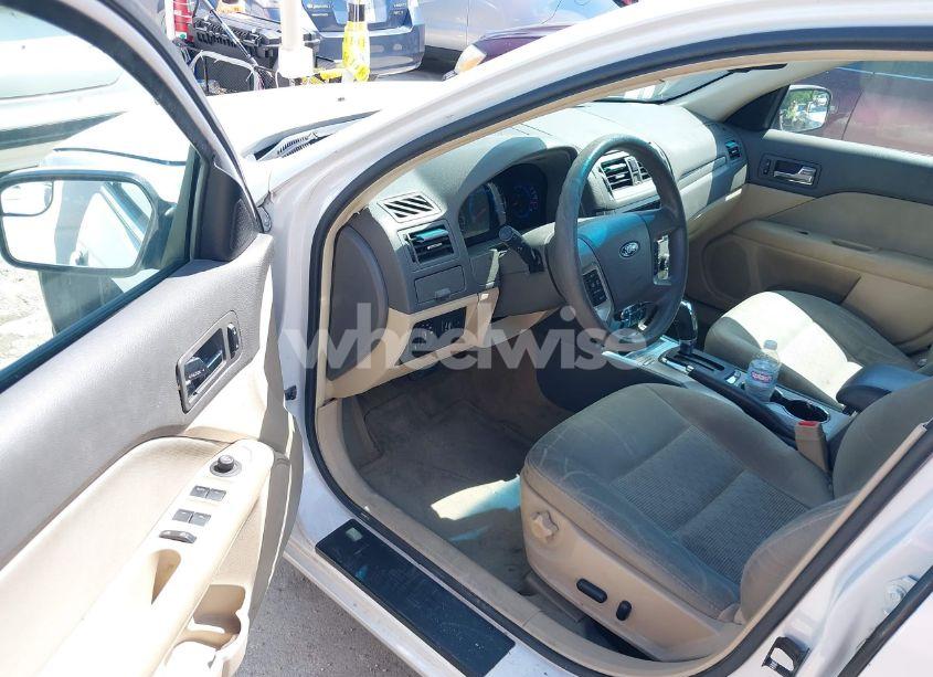 Photo 12 of 2011 Ford Fusion SE (VIN 3FAHP0HA2BR286485)