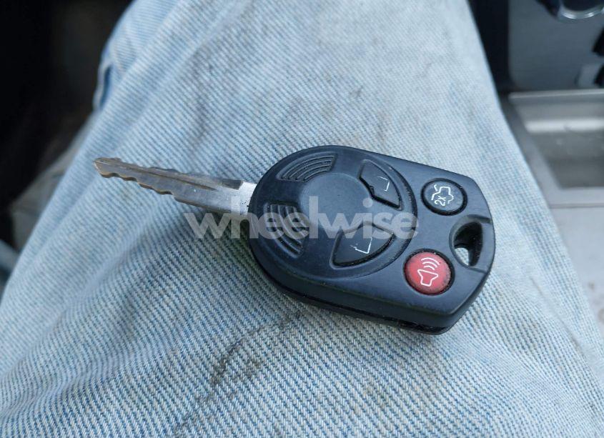 Photo 11 of 2011 Ford Fusion SE (VIN 3FAHP0HA2BR300305)