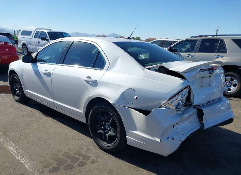 Photo 3 of 2011 Ford Fusion SE (VIN 3FAHP0HA2BR303236)