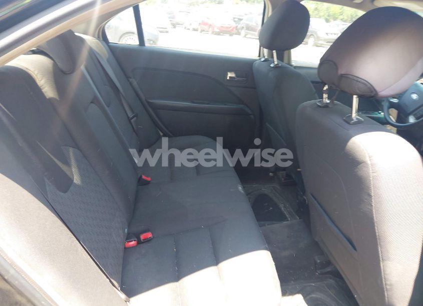 Photo 8 of 2011 Ford Fusion SE (VIN 3FAHP0HA2BR320845)