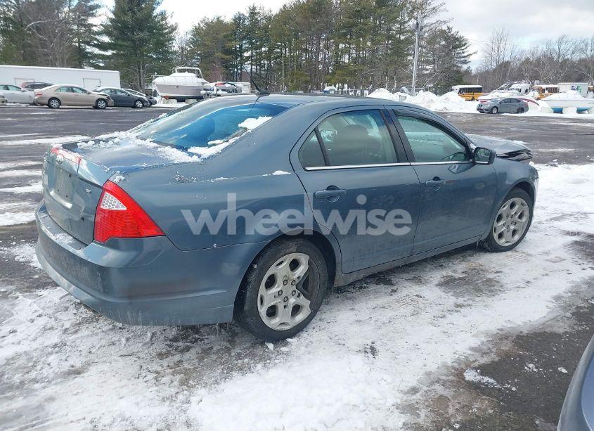 Photo 4 of 2011 Ford Fusion SE (VIN 3FAHP0HA2BR332929)