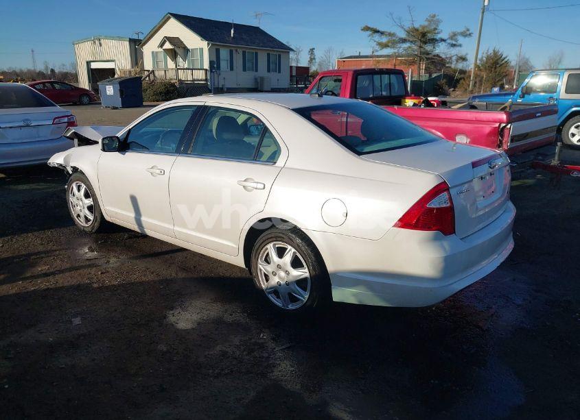 Photo 3 of 2011 Ford Fusion SE (VIN 3FAHP0HA2BR339878)