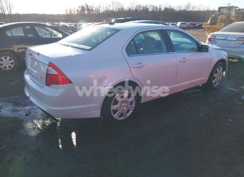 Photo 4 of 2011 Ford Fusion SE (VIN 3FAHP0HA2BR339878)