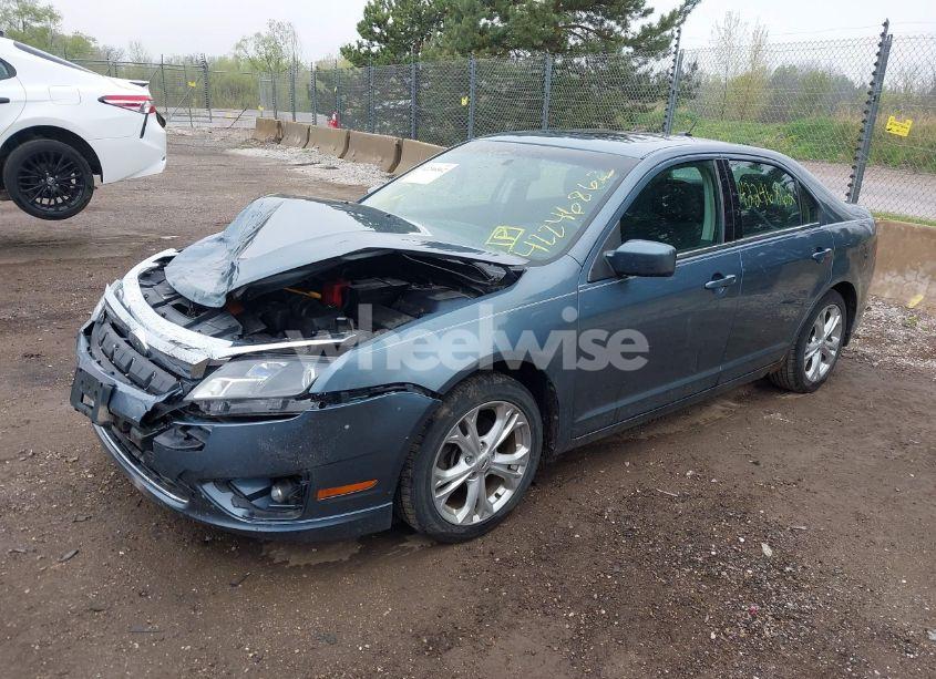 Photo 2 of 2012 Ford Fusion SE (VIN 3FAHP0HA2CR113907)