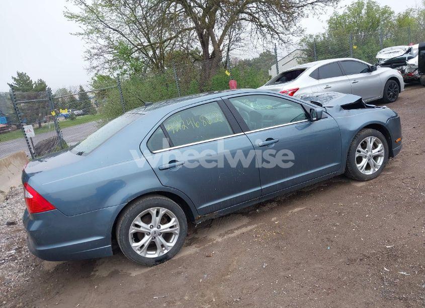 Photo 4 of 2012 Ford Fusion SE (VIN 3FAHP0HA2CR113907)