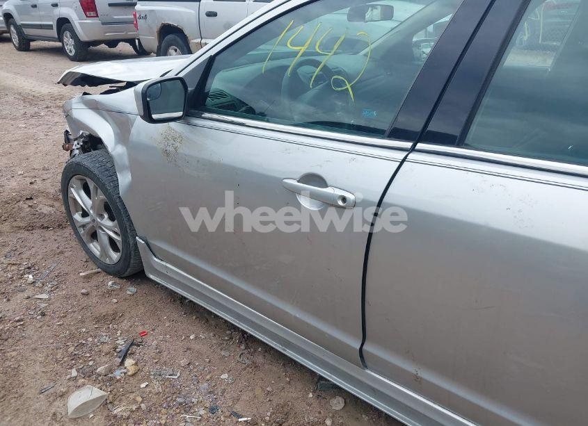 Photo 15 of 2012 Ford Fusion SE (VIN 3FAHP0HA2CR155977)