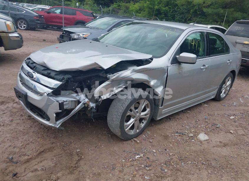 Photo 2 of 2012 Ford Fusion SE (VIN 3FAHP0HA2CR155977)