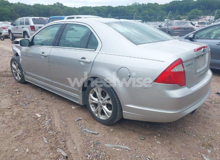 Photo 3 of 2012 Ford Fusion SE (VIN 3FAHP0HA2CR155977)