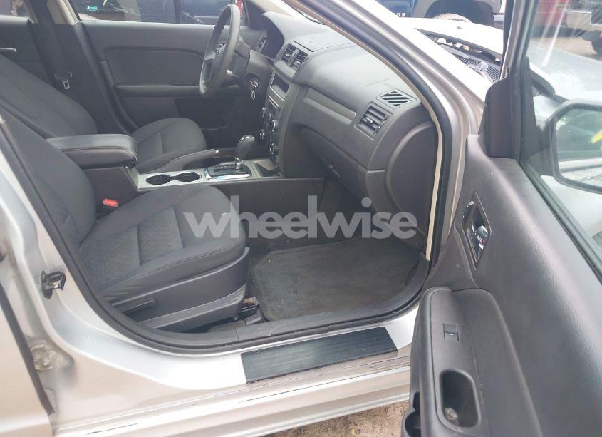 Photo 5 of 2012 Ford Fusion SE (VIN 3FAHP0HA2CR155977)