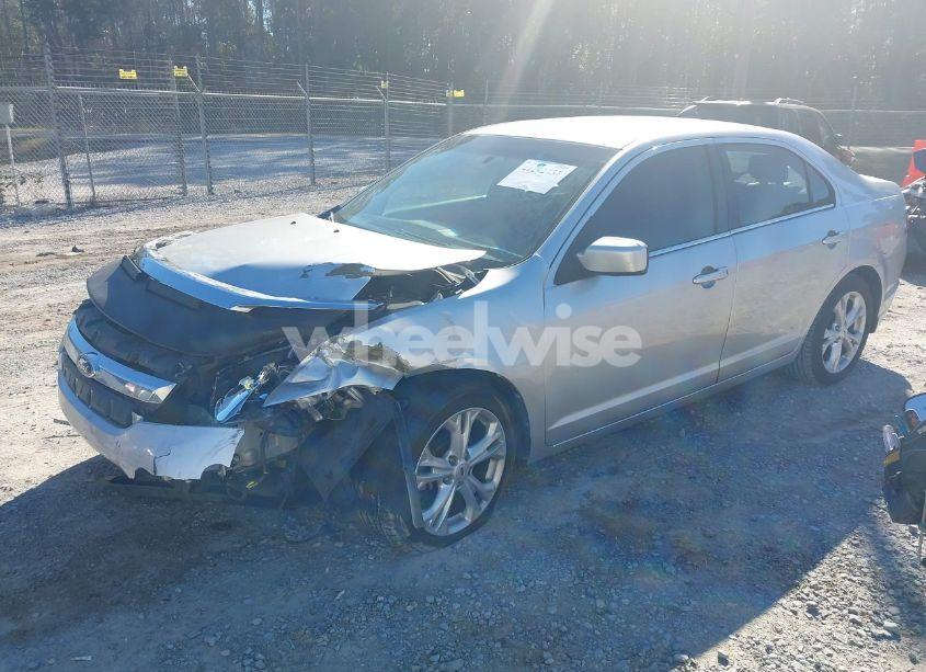 Photo 2 of 2012 Ford Fusion SE (VIN 3FAHP0HA2CR165165)