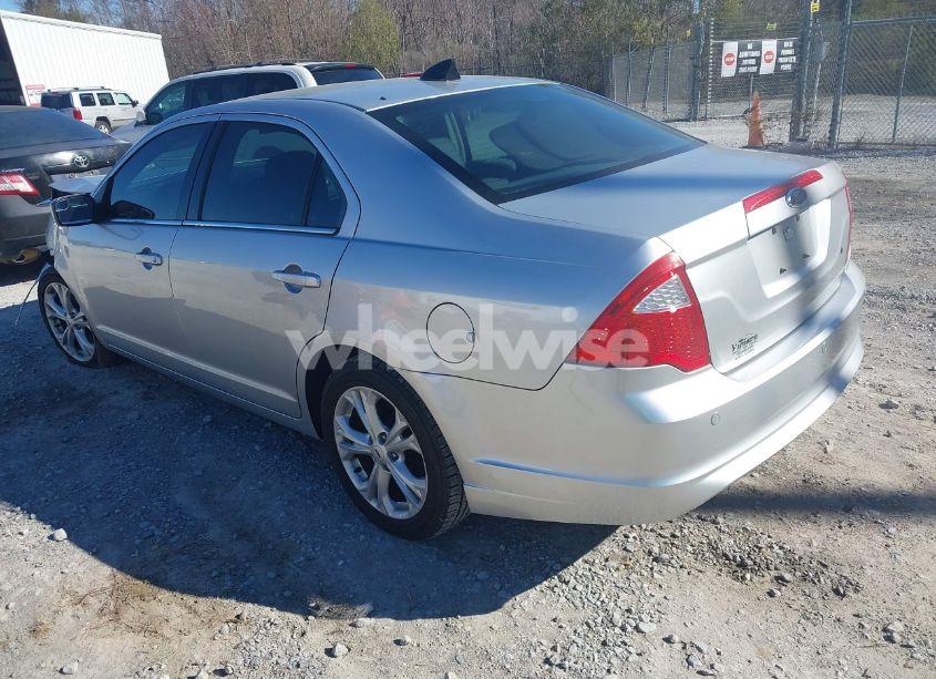 Photo 3 of 2012 Ford Fusion SE (VIN 3FAHP0HA2CR165165)