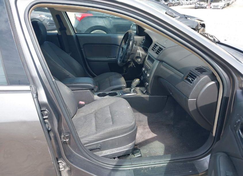 Photo 5 of 2012 Ford Fusion SE (VIN 3FAHP0HA2CR233464)