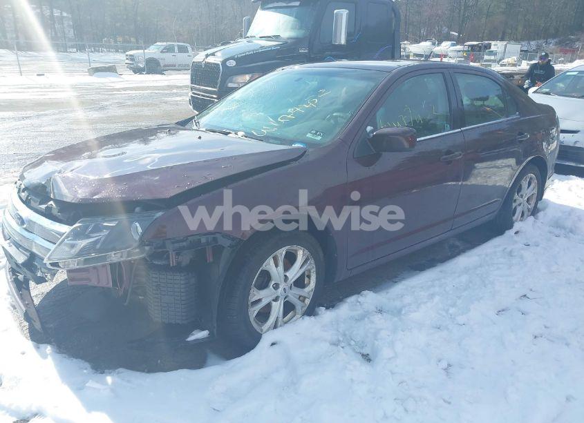 Photo 2 of 2012 Ford Fusion SE (VIN 3FAHP0HA2CR252998)