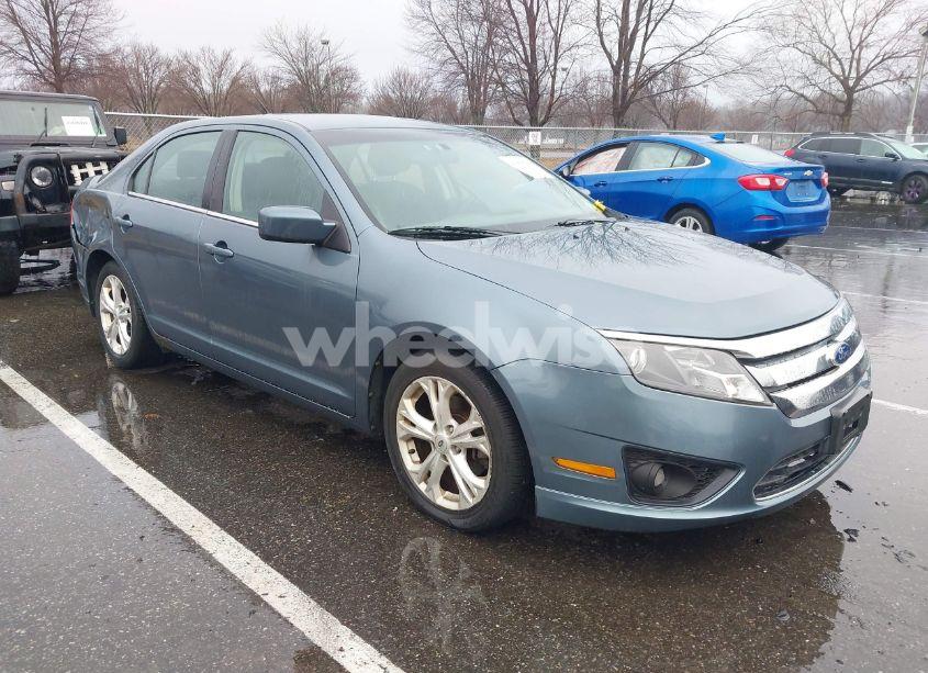 2012 Ford Fusion SE (VIN 3FAHP0HA2CR271065) main photo