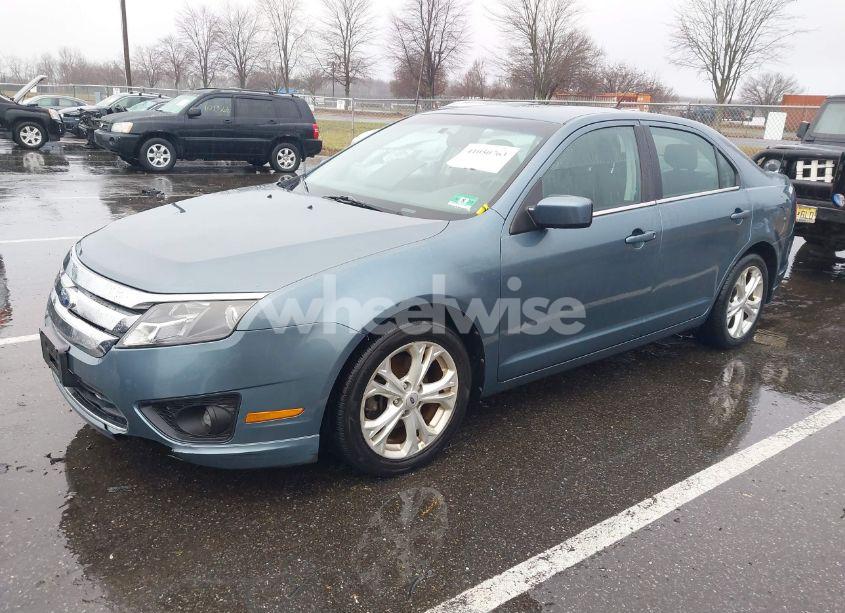 Photo 2 of 2012 Ford Fusion SE (VIN 3FAHP0HA2CR271065)