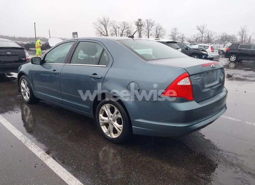 Photo 3 of 2012 Ford Fusion SE (VIN 3FAHP0HA2CR271065)