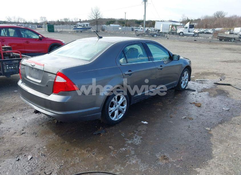 Photo 4 of 2012 Ford Fusion SE (VIN 3FAHP0HA2CR276721)