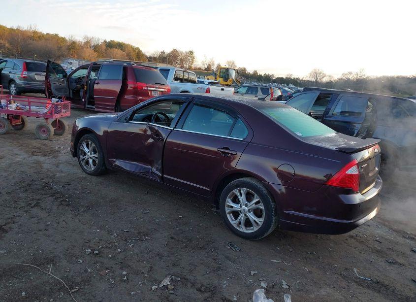 Photo 3 of 2012 Ford Fusion SE (VIN 3FAHP0HA2CR282373)