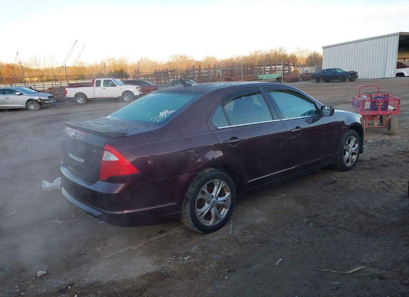 Photo 4 of 2012 Ford Fusion SE (VIN 3FAHP0HA2CR282373)