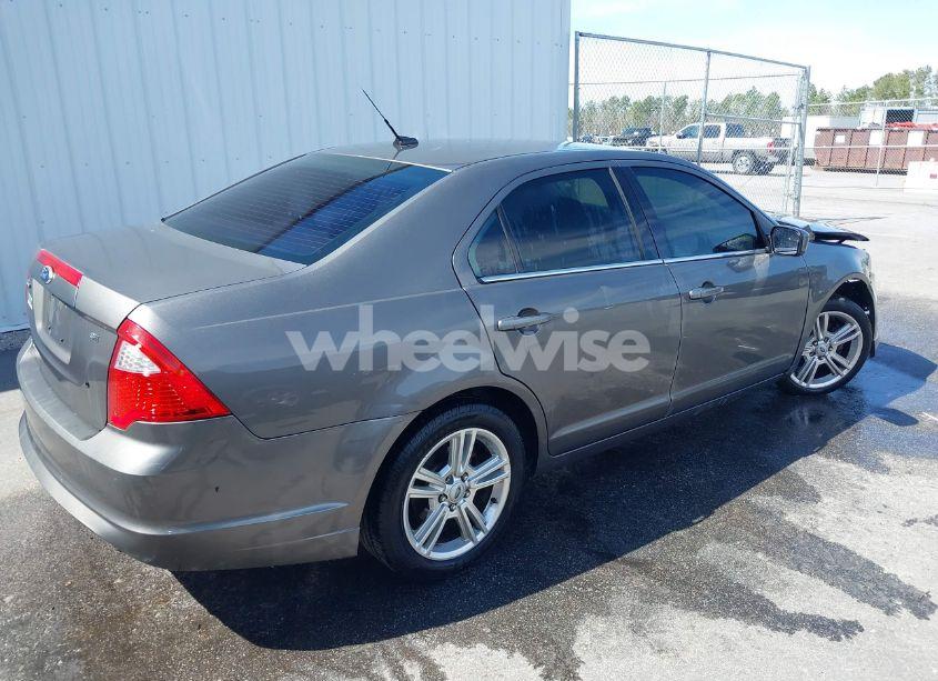 Photo 4 of 2012 Ford Fusion SE (VIN 3FAHP0HA2CR295740)