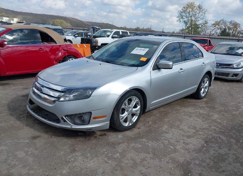 Photo 2 of 2012 Ford Fusion SE (VIN 3FAHP0HA2CR306624)