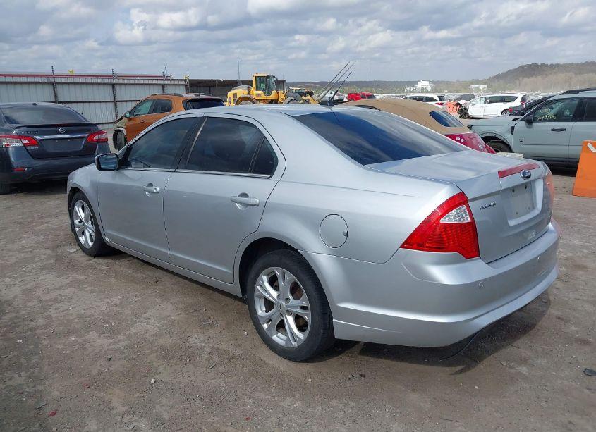 Photo 3 of 2012 Ford Fusion SE (VIN 3FAHP0HA2CR306624)