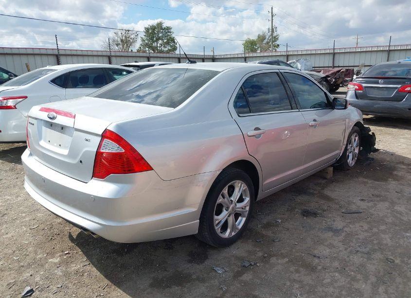 Photo 4 of 2012 Ford Fusion SE (VIN 3FAHP0HA2CR306624)