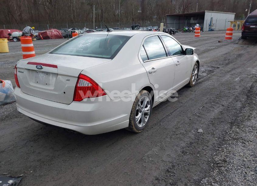 Photo 4 of 2012 Ford Fusion SE (VIN 3FAHP0HA2CR314772)