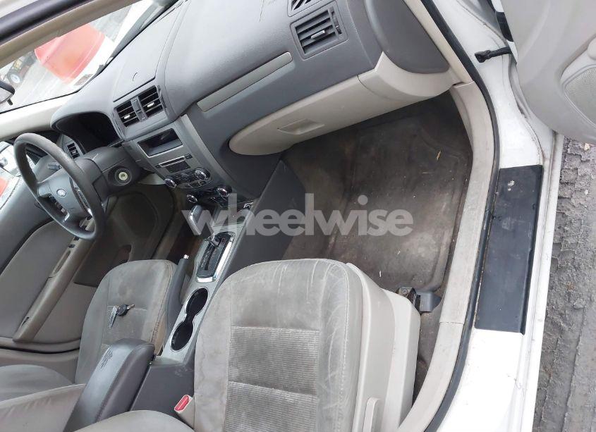 Photo 5 of 2012 Ford Fusion SE (VIN 3FAHP0HA2CR314772)