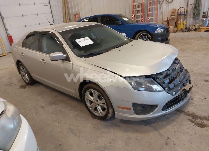 2012 Ford Fusion SE (VIN 3FAHP0HA2CR316215) main photo