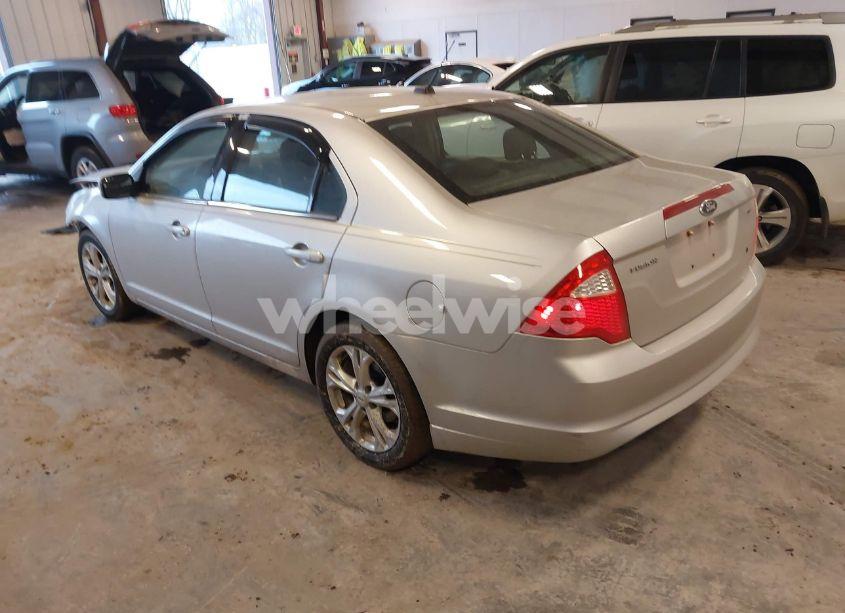 Photo 3 of 2012 Ford Fusion SE (VIN 3FAHP0HA2CR316215)