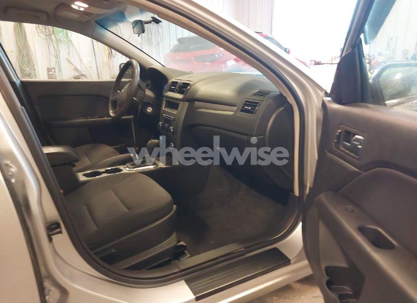 Photo 5 of 2012 Ford Fusion SE (VIN 3FAHP0HA2CR316215)