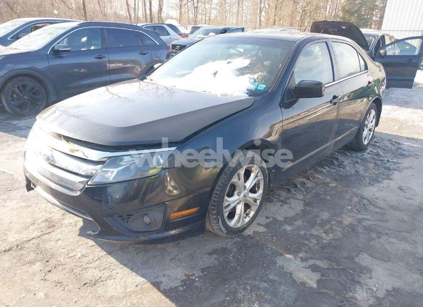 Photo 2 of 2012 Ford Fusion SE (VIN 3FAHP0HA2CR319387)