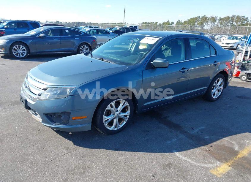 Photo 2 of 2012 Ford Fusion SE (VIN 3FAHP0HA2CR321432)