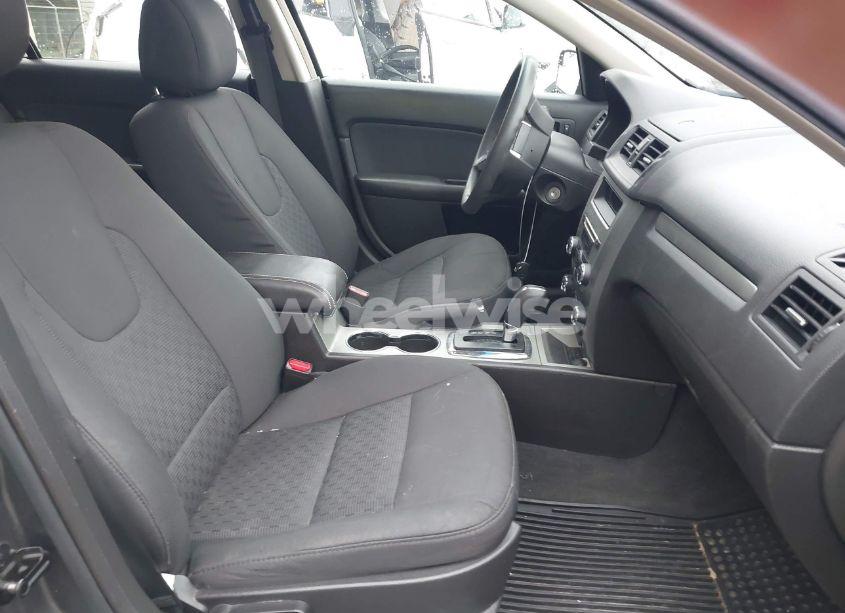 Photo 5 of 2012 Ford Fusion SE (VIN 3FAHP0HA2CR331457)