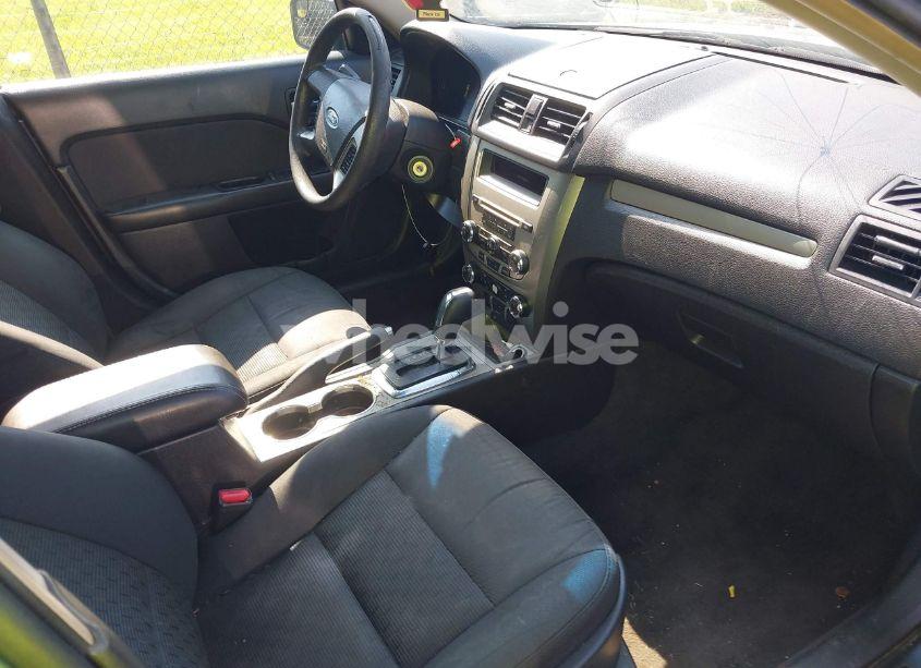 Photo 5 of 2012 Ford Fusion SE (VIN 3FAHP0HA2CR341244)